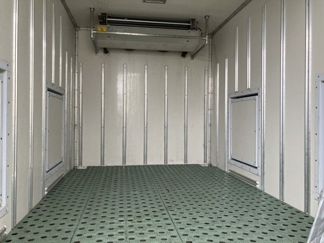 2017 Freezer Refrigerator Truck Isuzu Elf TRG-NKR85A - Image 20