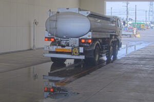 2005 Tank Truck Nissan UD KL-CV27A