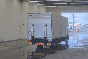 2013 Van Wing Isuzu Forward TKG-FRR90S2