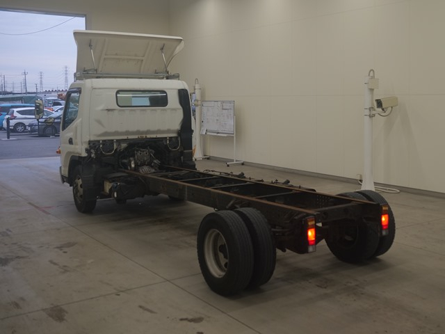 2016 Chassis Truck Mitsubishi Fuso Canter TKG-FED90 - Image 5