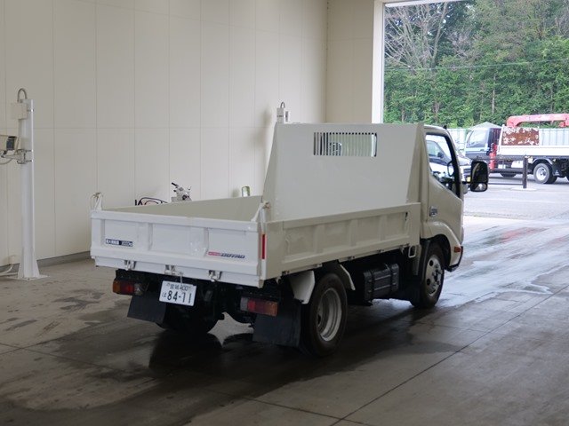 2016 Dump Tipper Truck Hino Dutro TKG-XZU620T - Image 5
