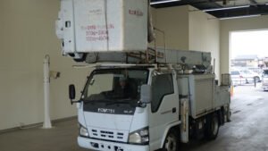 2006 Aerial Platform Isuzu Elf PB-NKR81N