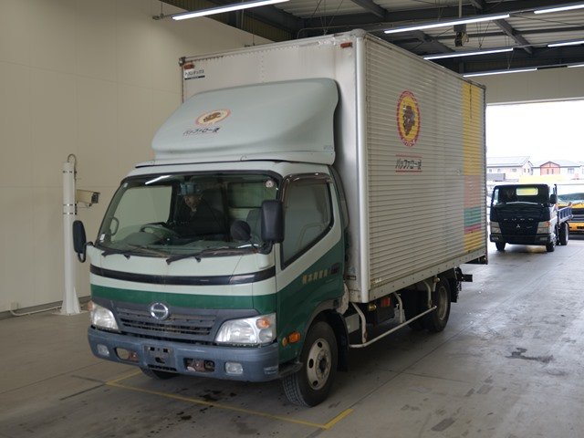 2010 Van Wing Hino Dutro BKG-XZU414M
