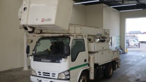 2005 Aerial Platform Isuzu Elf PB-NKR81N