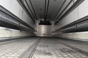 2017 Freezer Refrigerator Truck Isuzu Giga QKG-CYJ77B