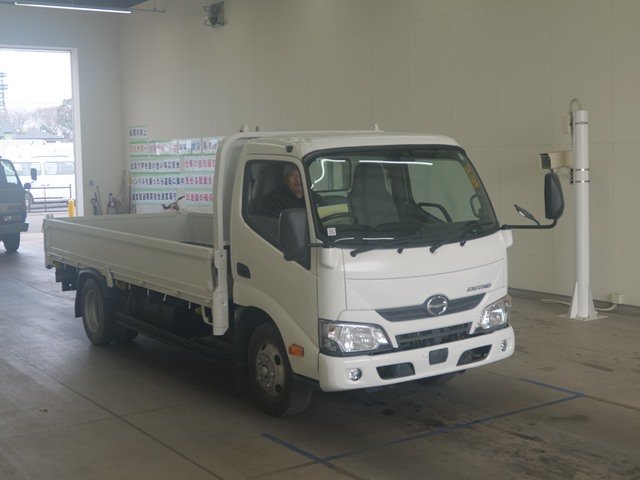 2016 Flat Body Truck Hino Dutro TKG-XZC655M - Image 3