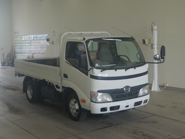 2010 Flat Body Truck Hino Dutro BKG-XZU504M - Image 3
