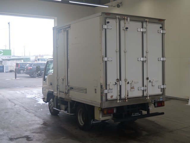 2017 Freezer Refrigerator Truck Isuzu Elf TRG-NKR85A - Image 4