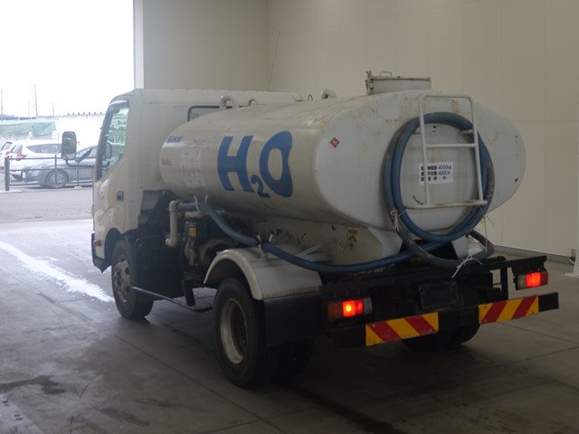 2014 Tank Truck Hino Dutro TKG-XZU700X - Image 4