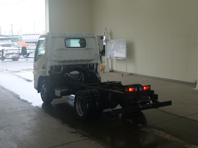 2007 Chassis Truck Mitsubishi Fuso Canter PDG-FE74BV - Image 4