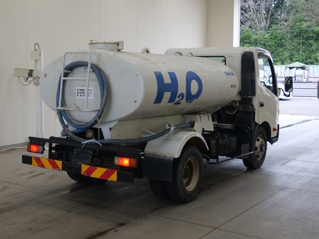 2014 Tank Truck Hino Dutro TKG-XZU700X - Image 5