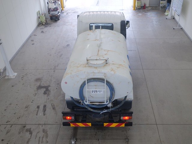2014 Tank Truck Hino Dutro TKG-XZU700X - Image 6