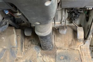 2002 Arm Roll Hino Ranger KK-FC1JEEA