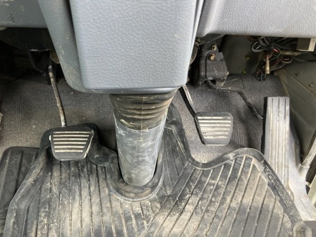 2005 Flat Body Truck Mitsubishi Fuso Canter PA-FE83DGN - Image 7