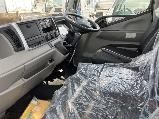 2026 Flat Body Truck Mitsubishi Fuso Canter TPG-FBA50 - Image 8