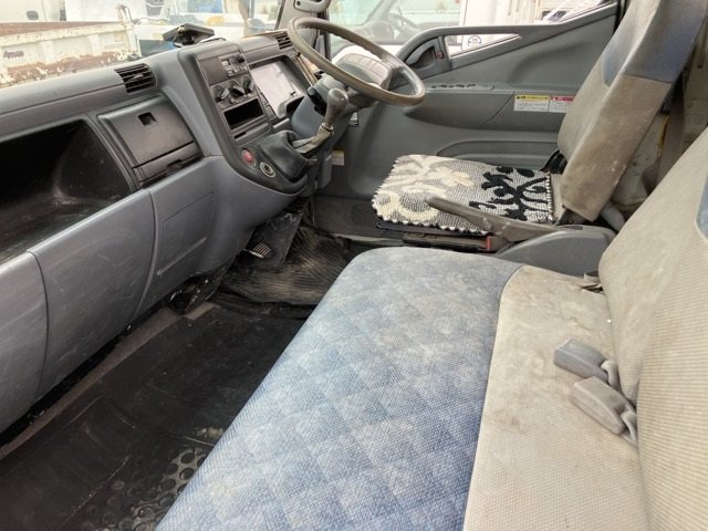 2005 Flat Body Truck Mitsubishi Fuso Canter PA-FE83DGN - Image 8