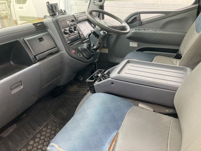2007 Chassis Truck Mitsubishi Fuso Canter PDG-FE74BV - Image 8