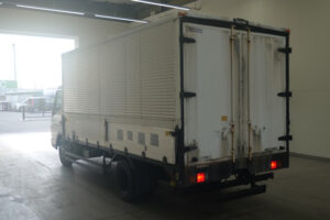 2010 Van Wing Mitsubishi Fuso Canter PDG-FE82D