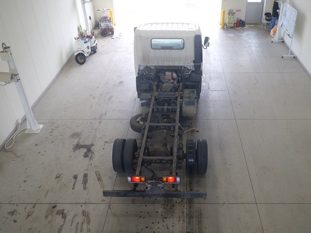 2016 Chassis Truck Hino Dutro TKG-XZU710M - Image 6