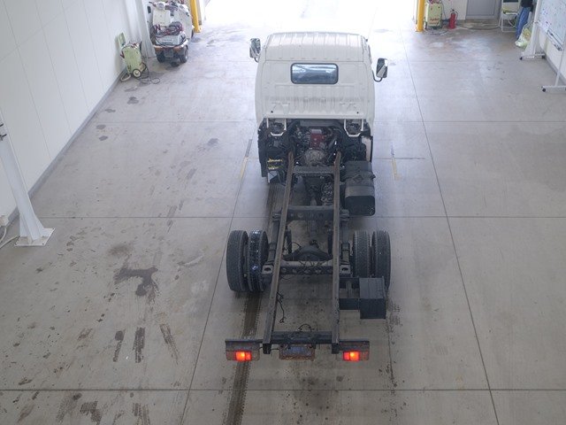 2009 Trailer Head Hino Dutro BDG-XZU334M - Image 6