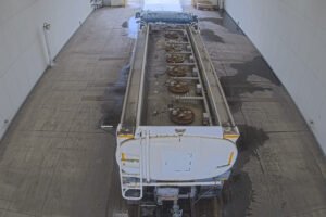 2013 Tank Truck Isuzu Giga QKG-CYG77AM