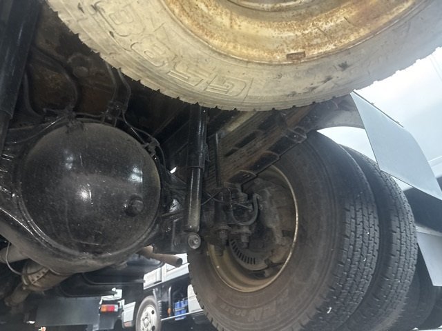 2014 Tank Truck Hino Dutro TKG-XZU700X - Image 12