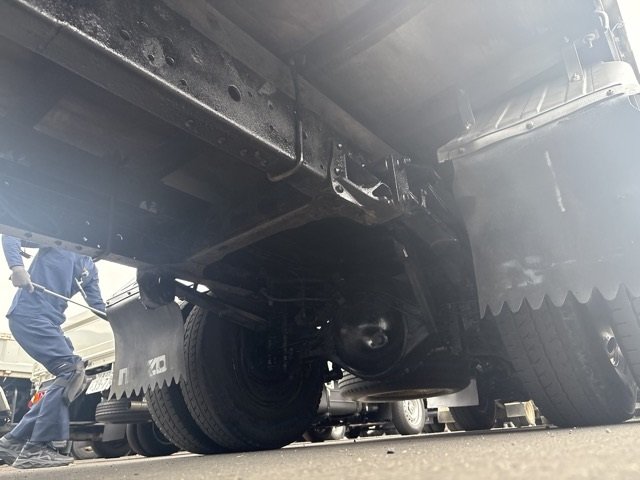 2010 Flat Body Truck Isuzu Elf BKG-NPR85AN - Image 12