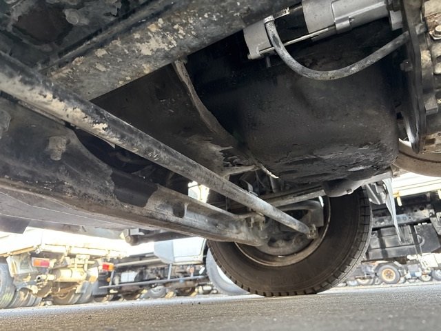 2005 Flat Body Truck Mitsubishi Fuso Canter PA-FE83DGN - Image 13