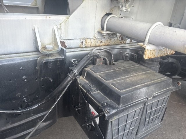 2014 Tank Truck Hino Dutro TKG-XZU700X - Image 14