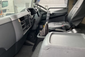 2006 Van Wing Mitsubishi Fuso Fighter PA-FK71F
