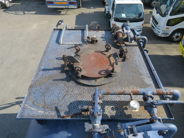 2003 Tank Truck UD Nissan Big Thumb KL-CV48E - Image 7