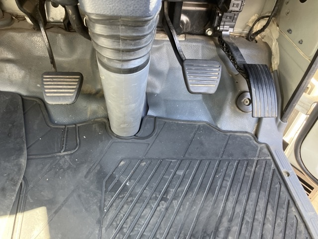 2015 Flat Body Truck Mitsubishi Fuso Canter TKG-FEC90 - Image 7