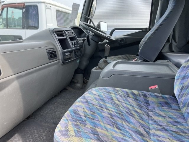 2004 Crane Truck Mitsubishi Fuso Fighter PA-FK61FJ - Image 7