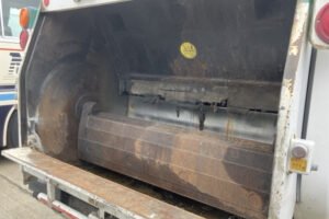 2003 Garbage Truck Nissan UD KK-MK25A