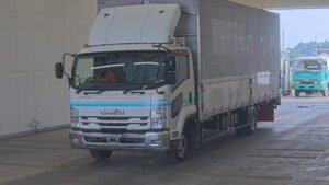 2016 Van Wing Isuzu Forward TKG-FRR90S2