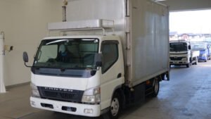 2005 Van Wing Mitsubishi Fuso Canter PA-FE82DEV