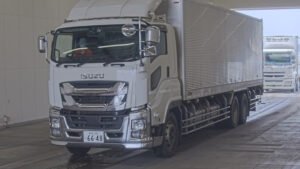 2017 Van Wing Isuzu Giga QKG-CYL77B