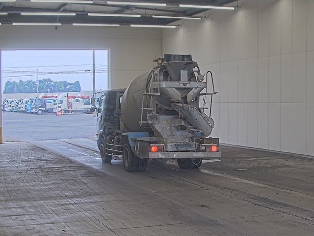 2011 Concrete Mixer Truck Mitsubishi Fuso Fighter LKG-FK72FZ - Image 4