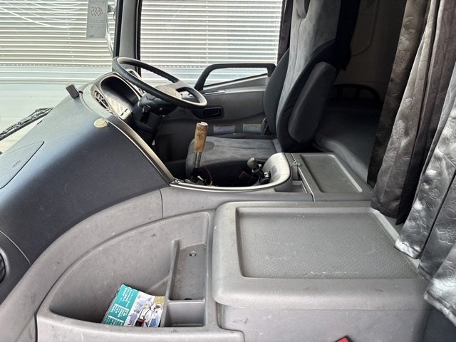 2013 Flat Body Truck Nissan Quon QKG-CW5ZL - Image 8