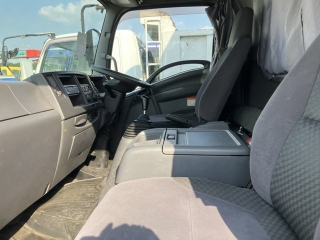 2016 Van Wing Isuzu Forward TKG-FRR90S2 - Image 8