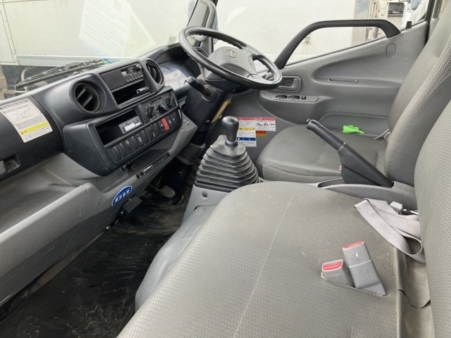 2012 Crane Truck Hino Dutro TKG-XZU650 - Image 8