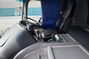 2017 Trailer Head UD Nissan Quon QPG-GK5XAB