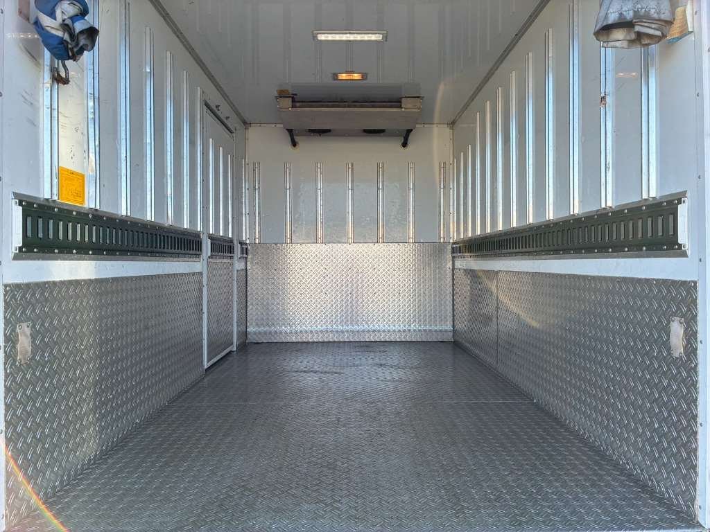 2016 Freezer Refrigerator Truck Mitsubishi Fuso Canter FEA50 - Image 8