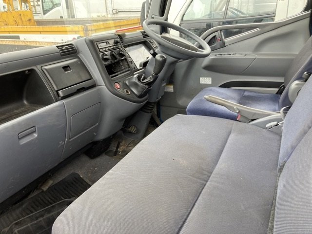 2007 Chassis Truck Mitsubishi Fuso Canter PDG-FE72D - Image 8