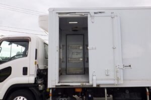 2018 Freezer Refrigerator Truck Isuzu Forward 2PG-FRR90S2