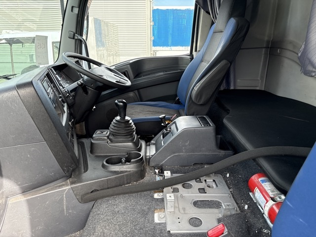2017 Trailer Head Isuzu Giga QDG-EXZ52BJ - Image 8