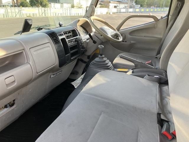 2010 Flat Body Truck Hino Dutro BDG-XZU414M - Image 8