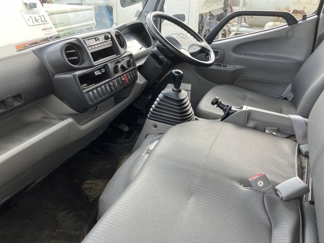 2017 Freezer Refrigerator Truck Hino Dutro TKG-XZU695M - Image 8