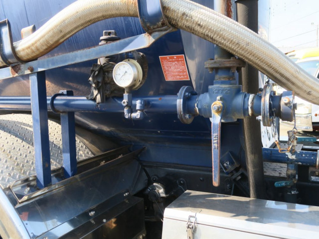 2003 Tank Truck UD Nissan Big Thumb KL-CV48E - Image 9