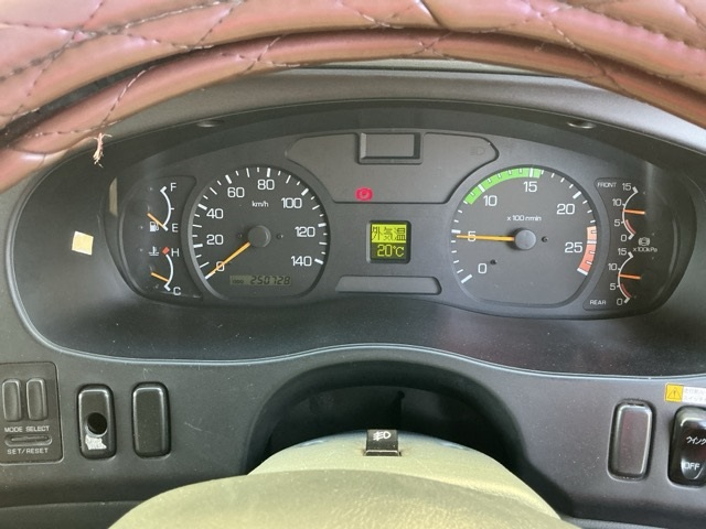 2004 Van Wing Mitsubishi Fuso Super Great PJ-FU54JTZ - Image 9